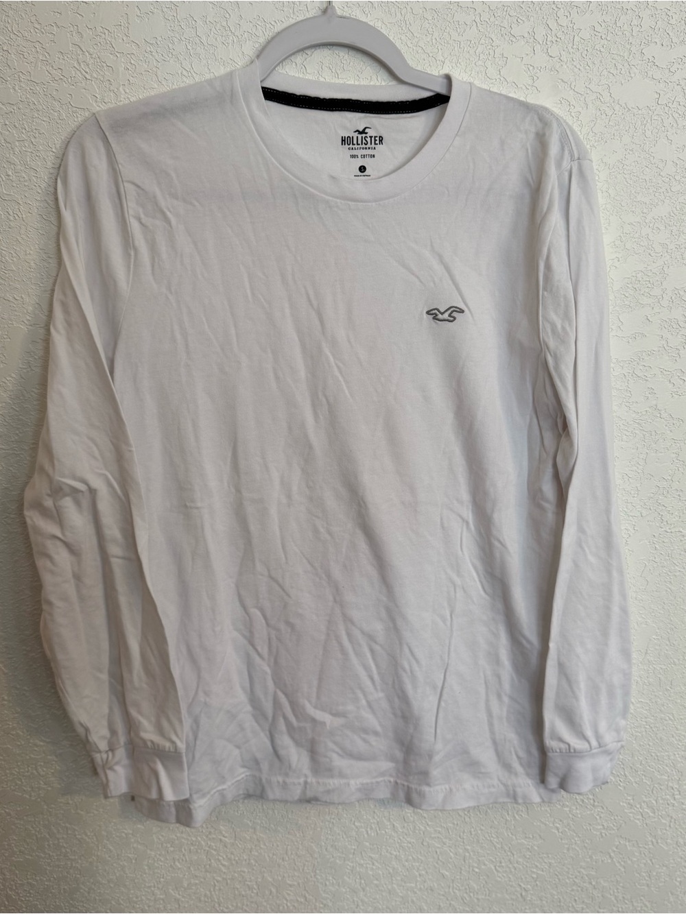 Hollister Men's Long-Sleeve Crew Tee - White with Gray Logo